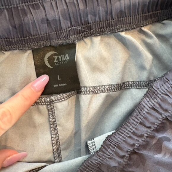 ZYIA ACTIVE Mens Black Camo Shorts Size Large Gym Active Athletic Linerless - Picture 7 of 7